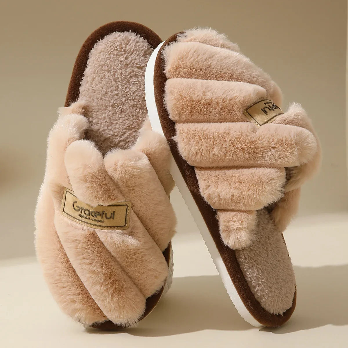 Monique | Chaussons Femme Ouverts en Peluche Douce avec Coussin Moelleux & Confort d’Intérieur