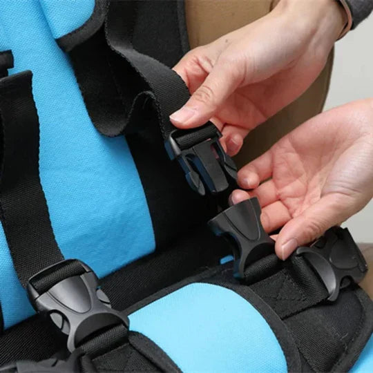 ReiseKompakt™ | Faltbarer Kindersitz fürs Auto mit abnehmbarem Bezug