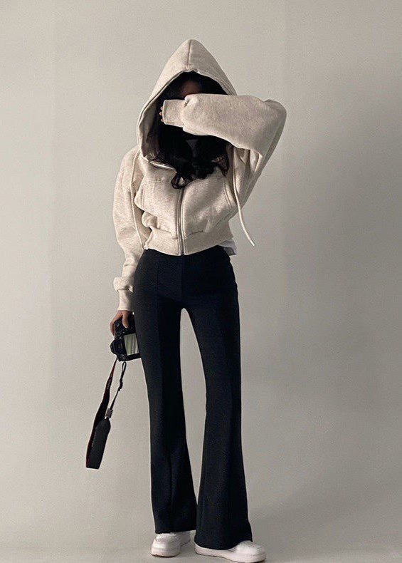 Veste à capuche raccourcie pour femme avec fermeture à glissière – Sportive, Confortable & Stylée