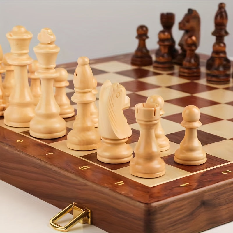 WoodenMate™ | Faltbares Holzschachspiel mit handgefertigten Figuren
