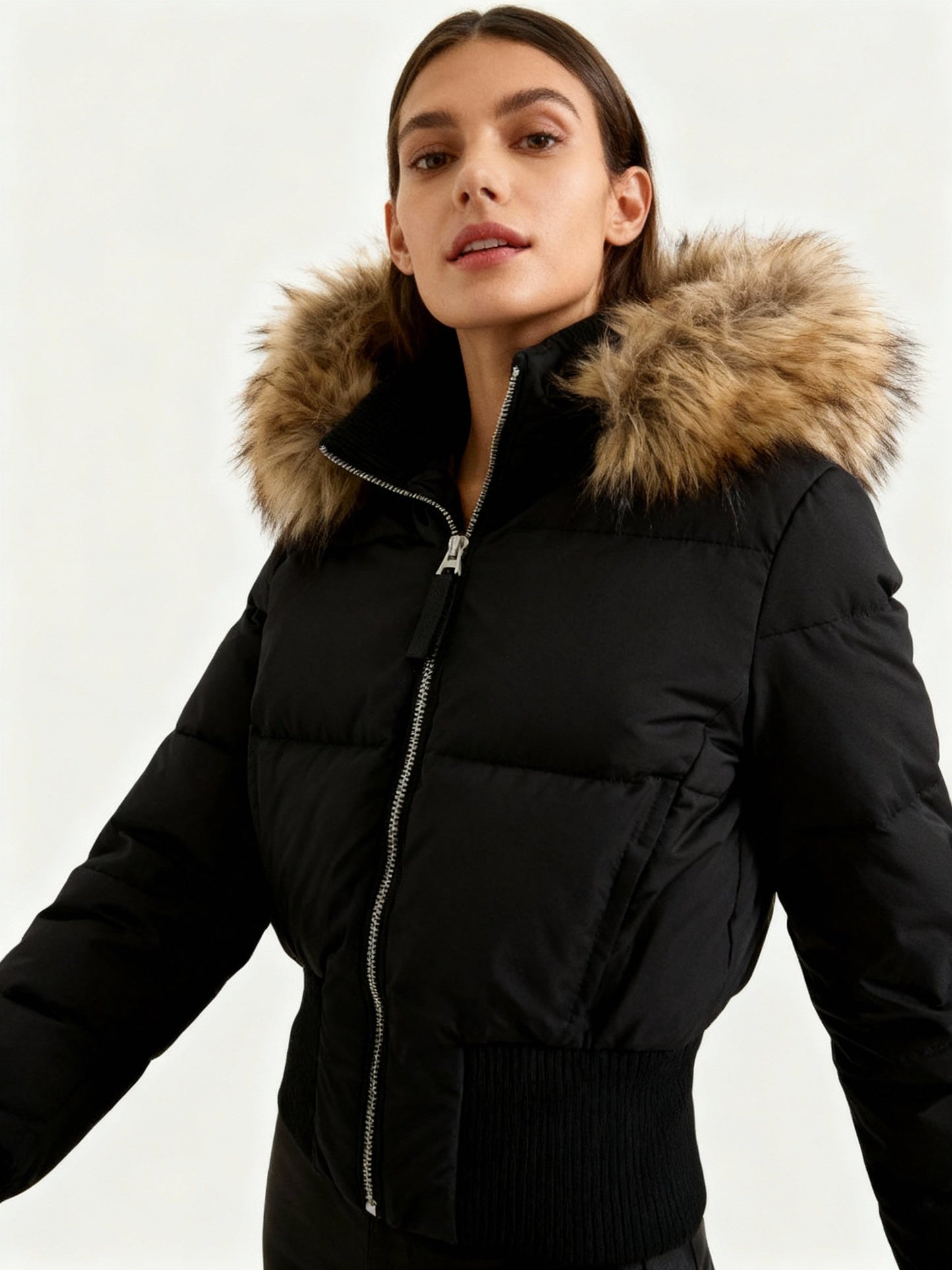 Veste d’hiver matelassée pour femme avec capuche amovible – Chaude, Légère & Moderne